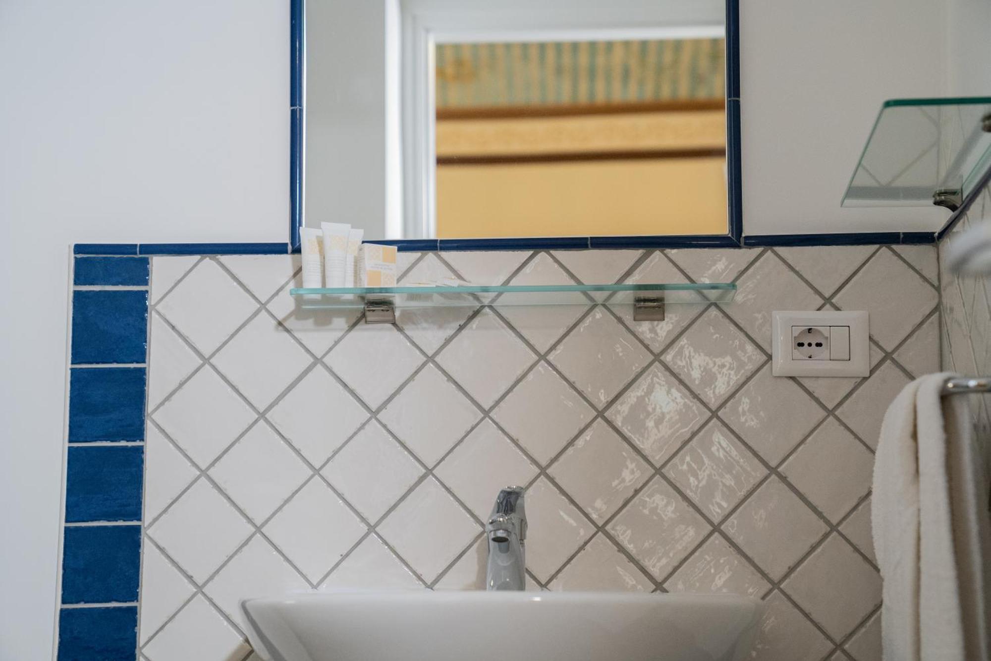 Casa Lussu Hotell Lipari  Eksteriør bilde